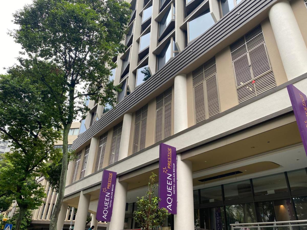 Aqueen Prestige Hotel Jalan Besar Сингапур Екстериор снимка