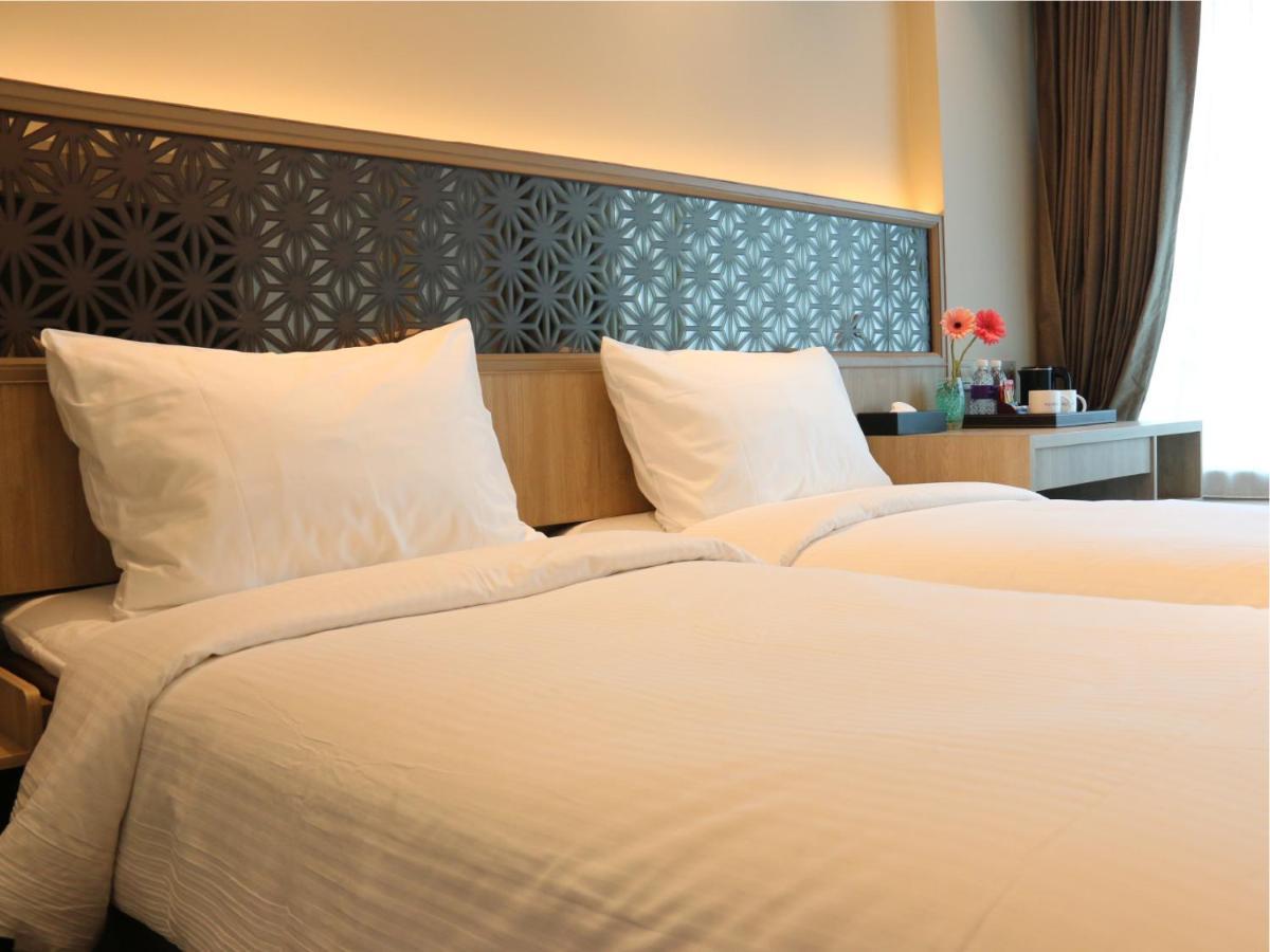 Aqueen Prestige Hotel Jalan Besar Сингапур Екстериор снимка