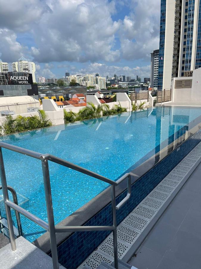 Aqueen Prestige Hotel Jalan Besar Сингапур Екстериор снимка