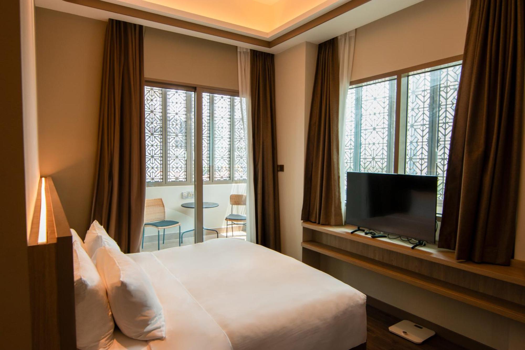 Aqueen Prestige Hotel Jalan Besar Сингапур Екстериор снимка