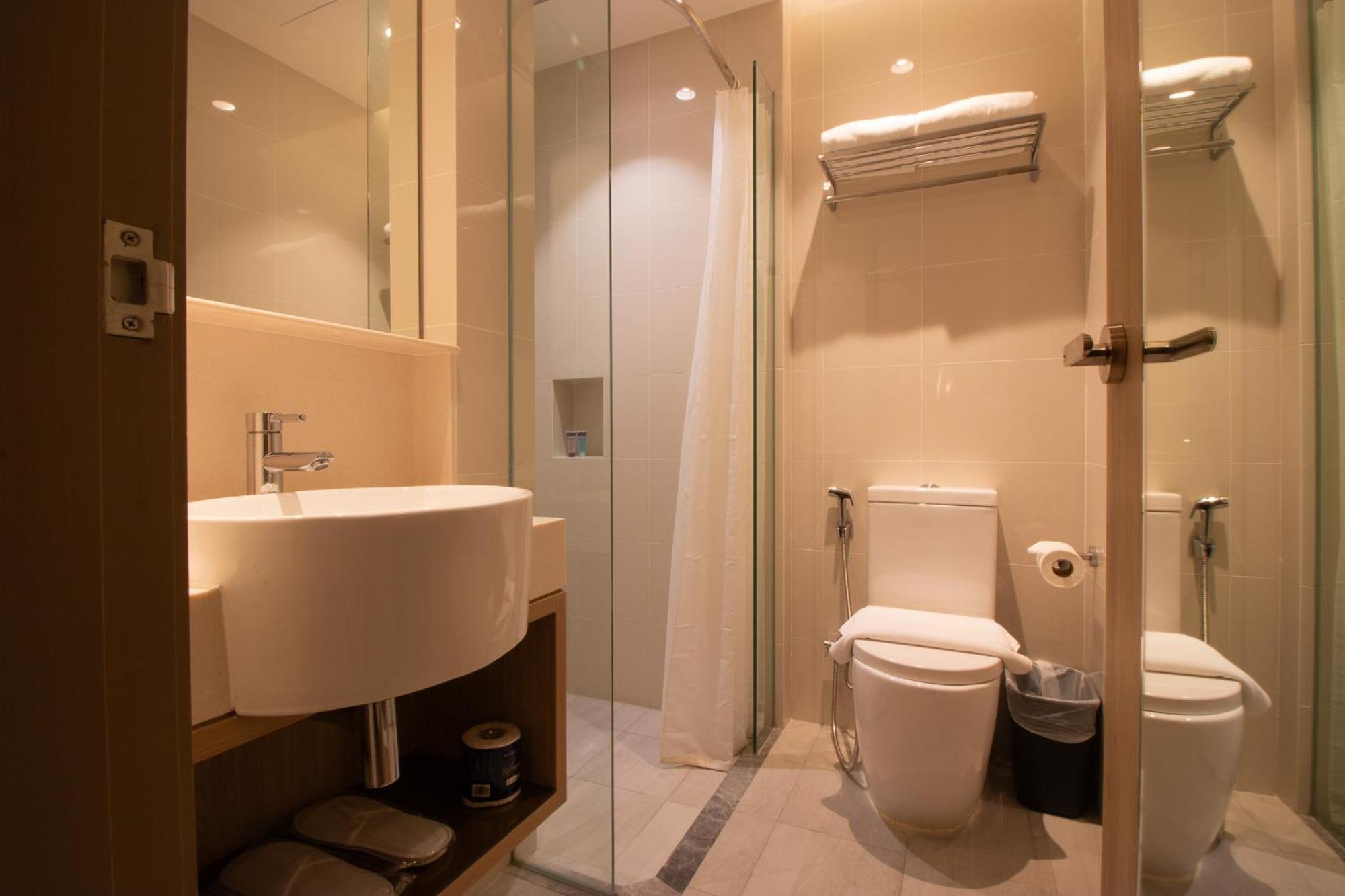 Aqueen Prestige Hotel Jalan Besar Сингапур Екстериор снимка