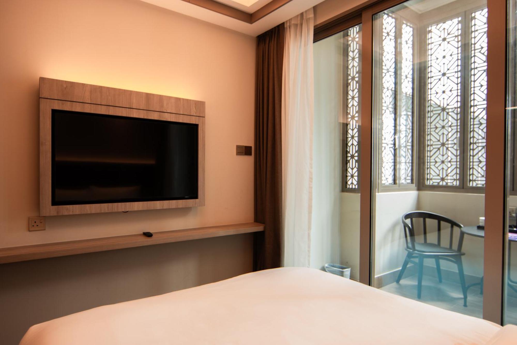 Aqueen Prestige Hotel Jalan Besar Сингапур Екстериор снимка
