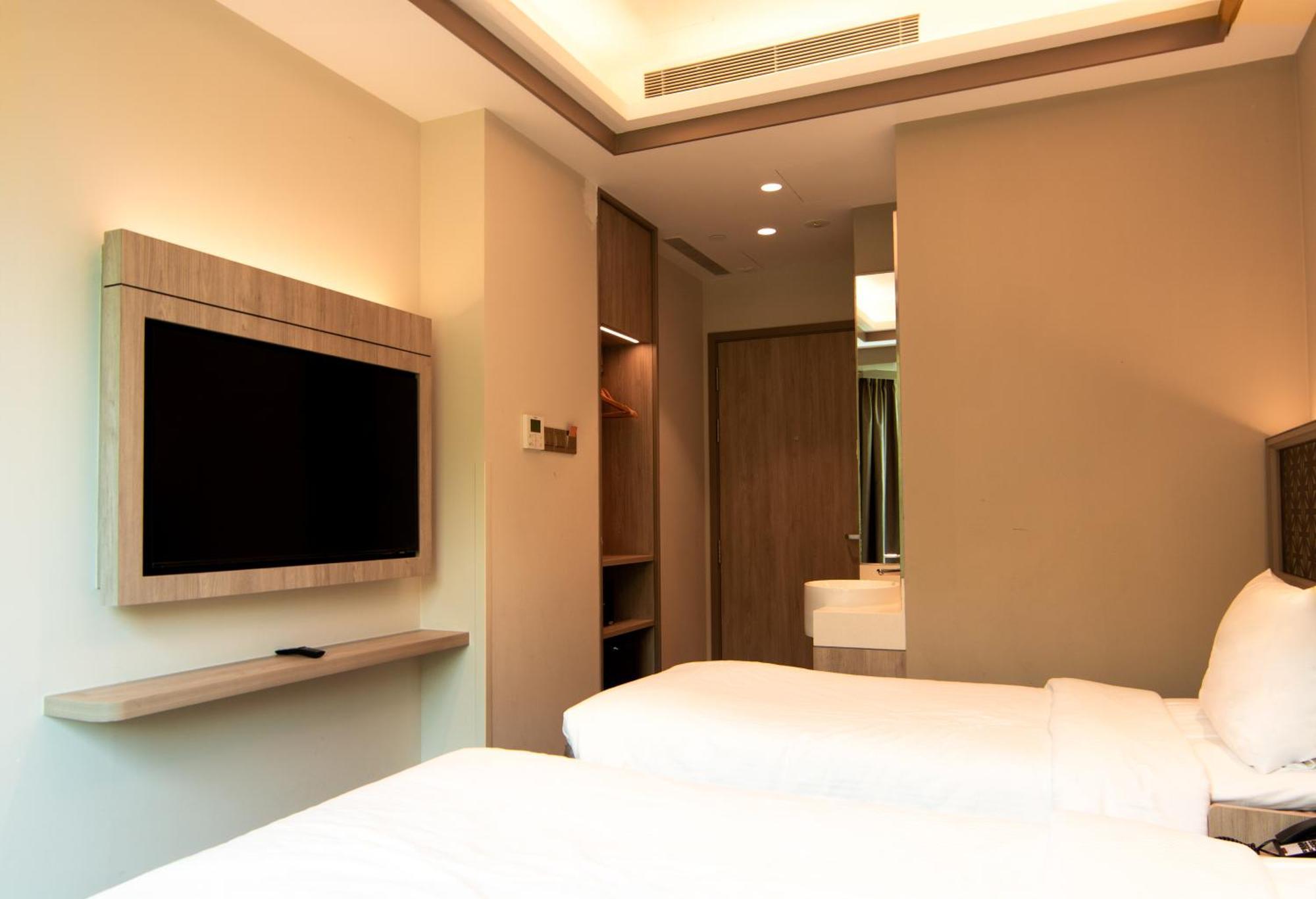 Aqueen Prestige Hotel Jalan Besar Сингапур Екстериор снимка